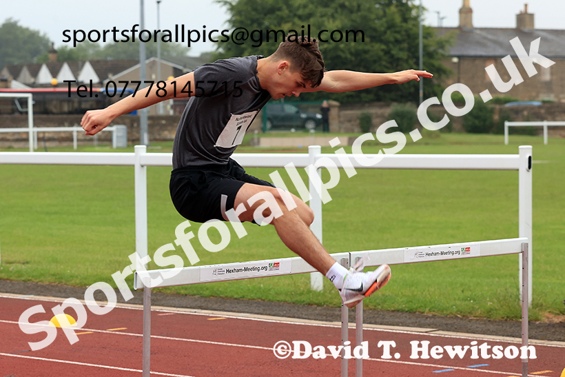 Boys hurdles, 2025 Northumberland Schools Track and Fields, Wentworth, Hexham. Photo: David T. Hewitson/Sports for All Pics